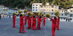 紫阳双桥镇：欢歌热舞跳出文明新风