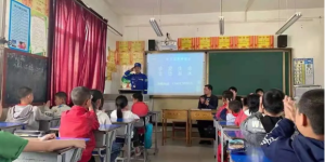 黄龙县应急管理局开展“防震减灾及防溺水知识”科普活动