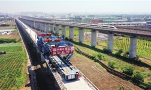西银高铁全线箱梁架设顺利完成 铺轨通道全面打通