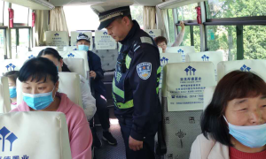 洛南： 让交通无拥堵、游客无滞留、道路无事故