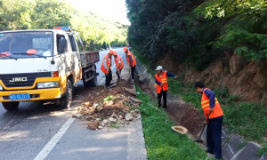 永寿公路段:加强夏季养护管理，保障公路安全畅通