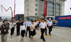 渭南市委书记、市长、市政协主席一行领导莅临中路西建观摩指导