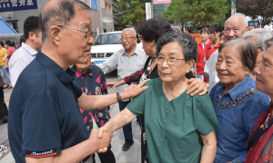 老骥伏枥志在千里！延安大学附属医院召开欢迎曲凌老主任回院座谈会