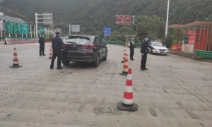 留坝公安局交通管理大队：强化道路交通安保  保障群众双节出行安全