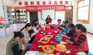 咸阳市总工会：一个劳模一面旗