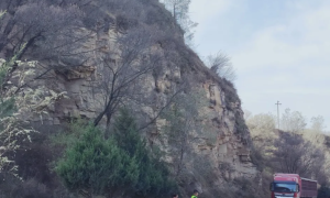 延川公路管理段：深入地质灾害隐患点  实地调研地灾防治工作