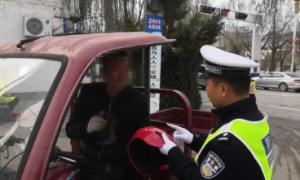 子长市交管理大队：强化“一盔一带” 整治   助推交通事故预防