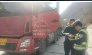 留坝县公安交管大队： 强化危化品运输隐患排查  保障道路交通安全畅通