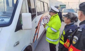 神木市公安局交通管理大队：交通安全村村行    掀起宣传新高潮