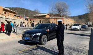 黄龙交警：加强交通管控，为春节返程人员保驾护航