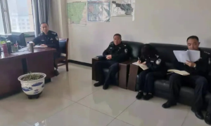 志丹县公安局党委书记、副局长张平调研石油管护大队当前重点工作