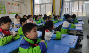 汉阴县人民医院：解群众疑难 传科学观念