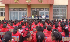 富县公安局张家湾派出所：法治教育进校园，法律意识进心中