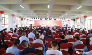 汉滨区“红领巾法学院”模拟法庭在安康市汉滨区培新小学成功举办