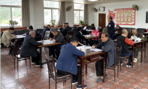 陕西省崔家沟监狱：“退休不褪色” 党史学习热情不减