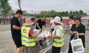 卤阳湖开发区举办“安全生产月”宣传咨询日活动