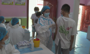 陕西汉中佛坪县12至14岁人群开始接种新冠疫苗