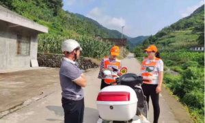 石泉县后柳镇：发挥交通劝导站作用，提升群众遵纪守法意识