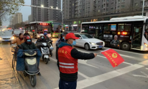 渭南职业技术学院：开展文明交通志愿服务，助力文明城市创建