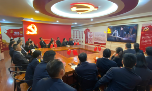 石泉县农商行：党史观影悟思想，红色精神润初心