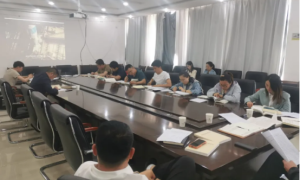 神木市兰炭产业园区机关党支部组织党员观看爱国电影《钱学森》