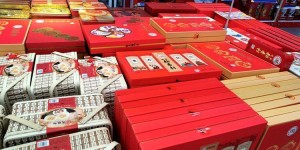 记者探访西安月饼市场：豪华月饼每个超150元 网红文艺款最走俏
