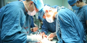咸阳彩虹医院：为出生仅14天的新生儿切除巨大肝脏血管瘤