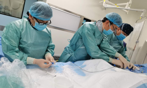 多学科合作，?西安交大一附院长安区医院成功完成首例颅内动脉支架植入术