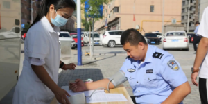 绥德：民警无偿献血 传递爱心希望